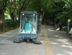 Pemkot Pontianak Lengkapi Kendaraan Penyapu Trotoar dan Jalan